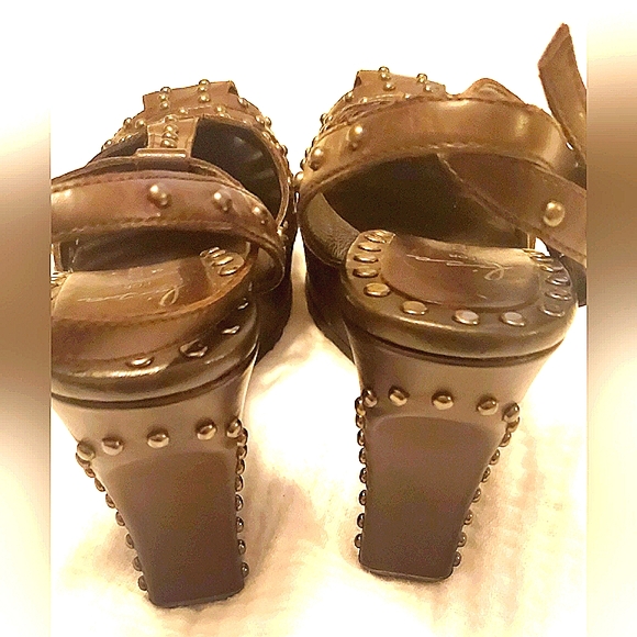 SZ 9 DONALD J PILNER SHILOH STUDDED WEDGE HEELS - Picture 3 of 6